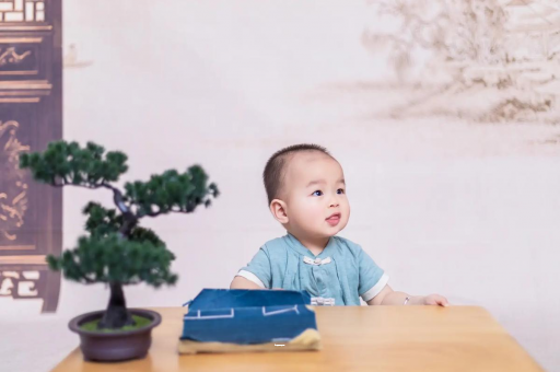 晋江三个月宝宝抬头不稳